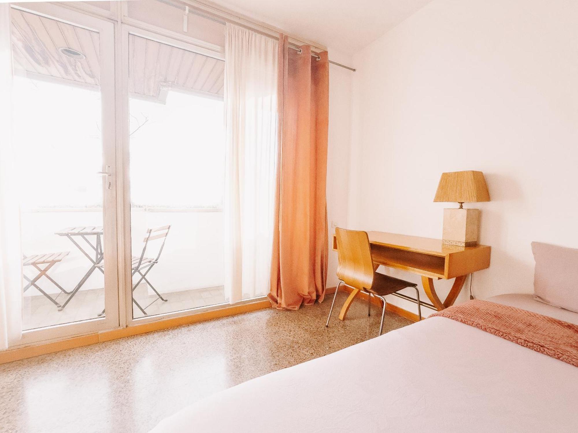 Lovely Rooms In Shared Apartment Gracia Neighborhood บาร์เซโลนา ภายนอก รูปภาพ