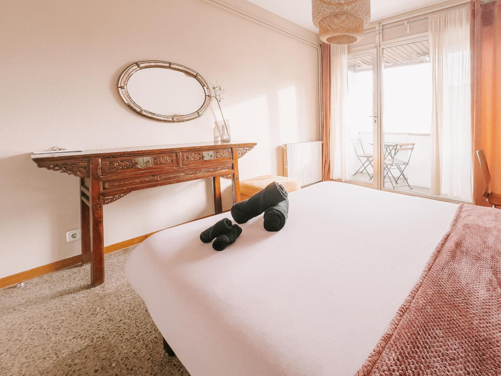 Lovely Rooms In Shared Apartment Gracia Neighborhood บาร์เซโลนา ภายนอก รูปภาพ