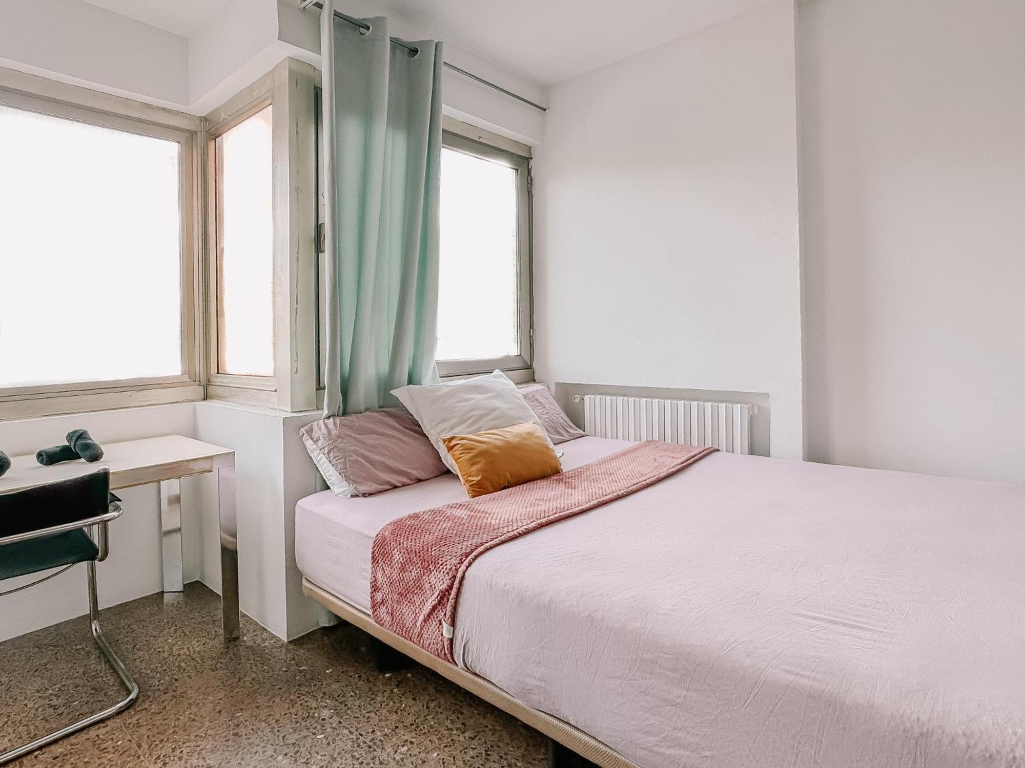 Lovely Rooms In Shared Apartment Gracia Neighborhood บาร์เซโลนา ภายนอก รูปภาพ