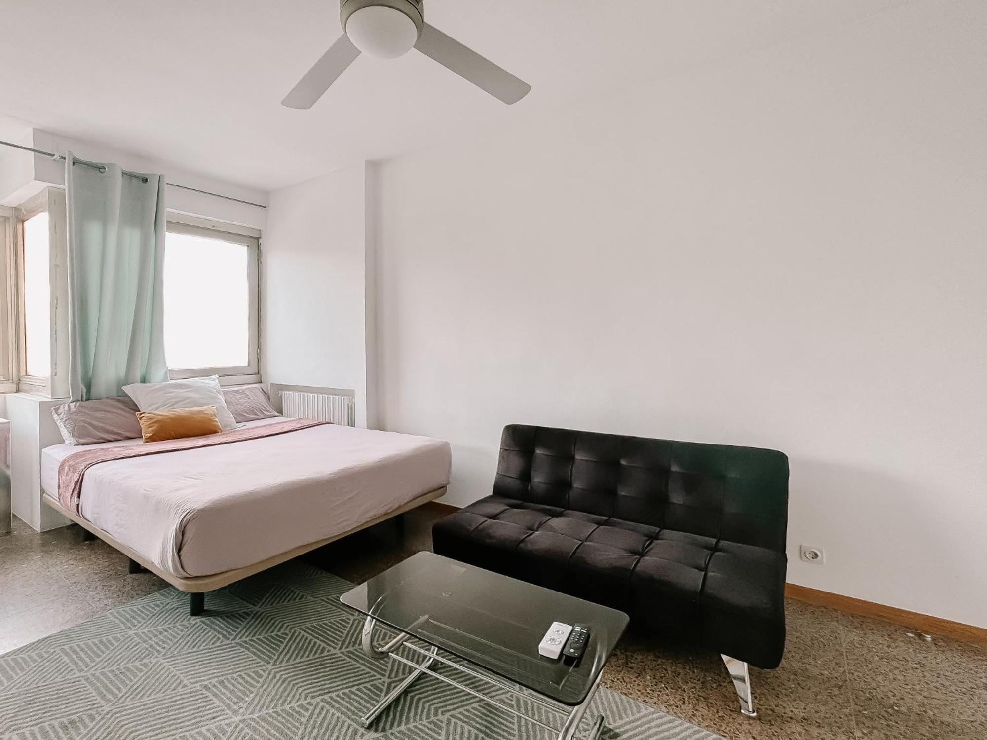 Lovely Rooms In Shared Apartment Gracia Neighborhood บาร์เซโลนา ภายนอก รูปภาพ
