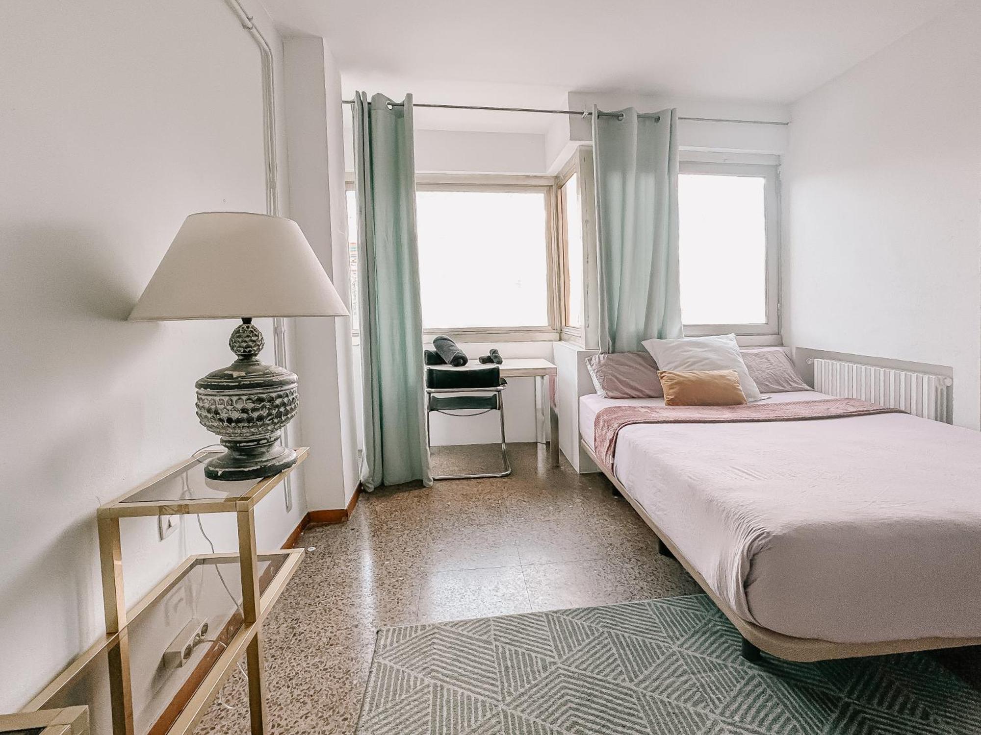 Lovely Rooms In Shared Apartment Gracia Neighborhood บาร์เซโลนา ภายนอก รูปภาพ