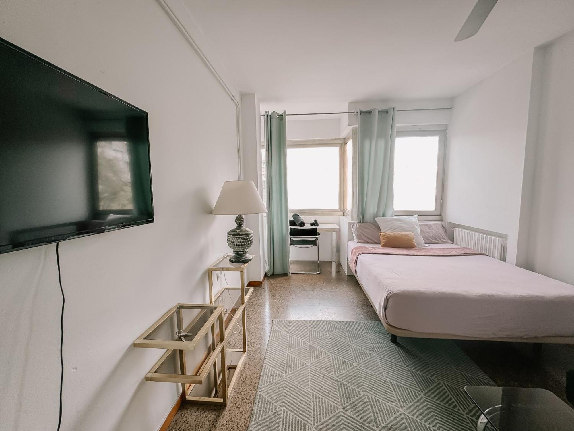 Lovely Rooms In Shared Apartment Gracia Neighborhood บาร์เซโลนา ภายนอก รูปภาพ